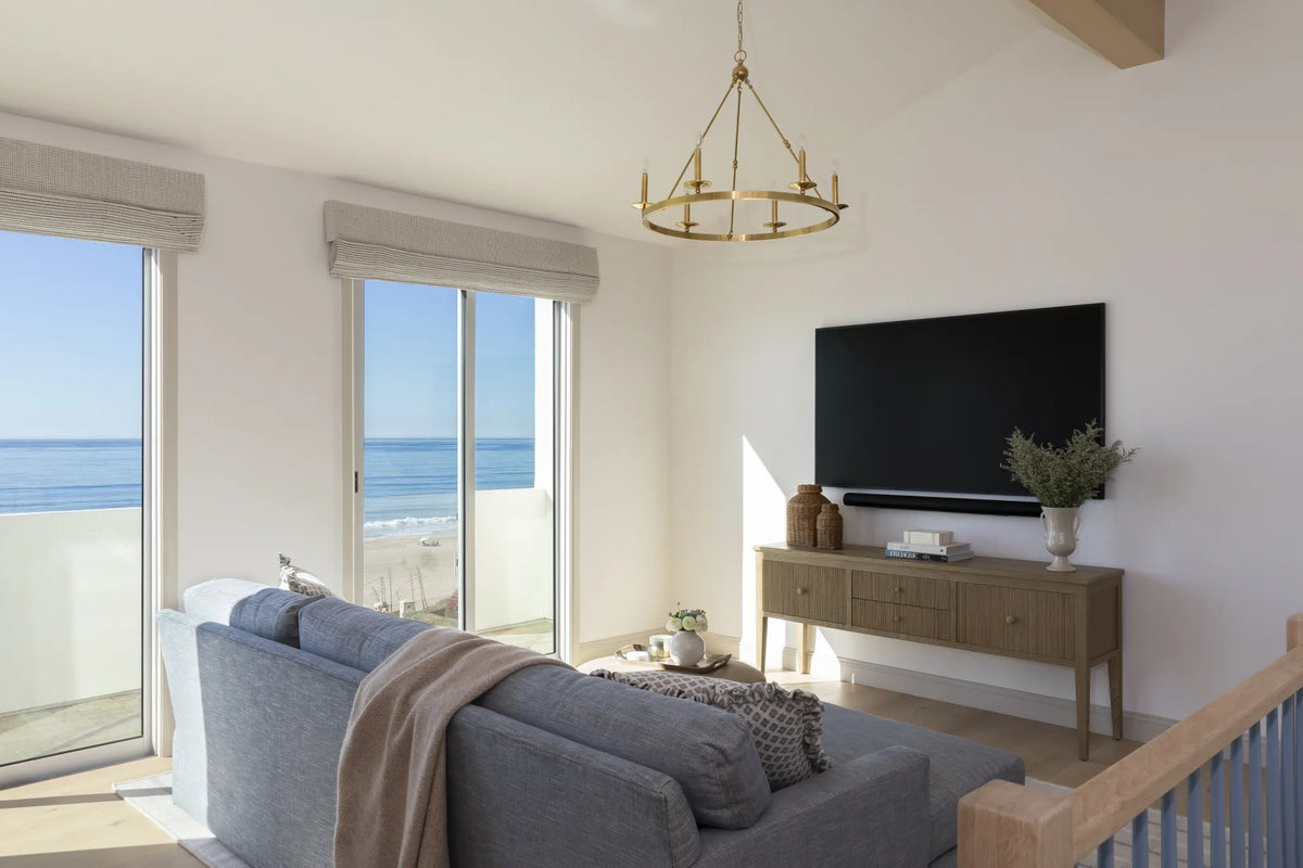 Manhattan Beach - image 9