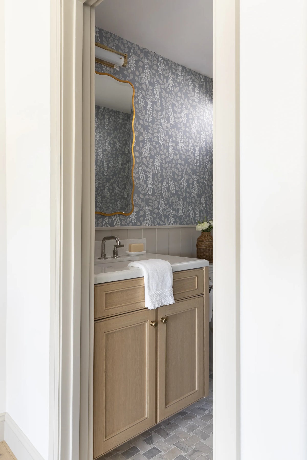 Manhattan Beach - image 15
